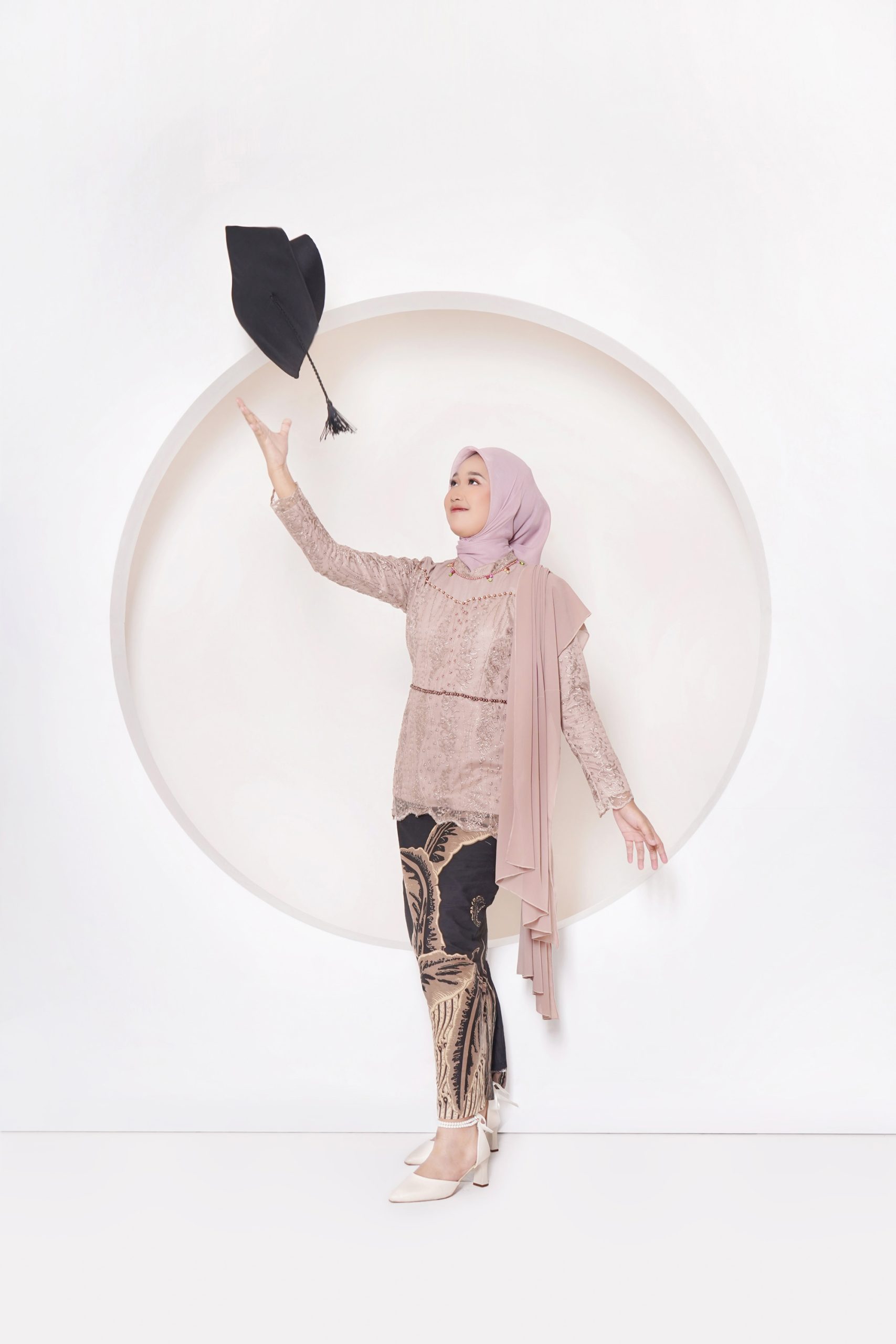 Studio Foto Wisuda Keluarga Malang - Ameltrias Photographie