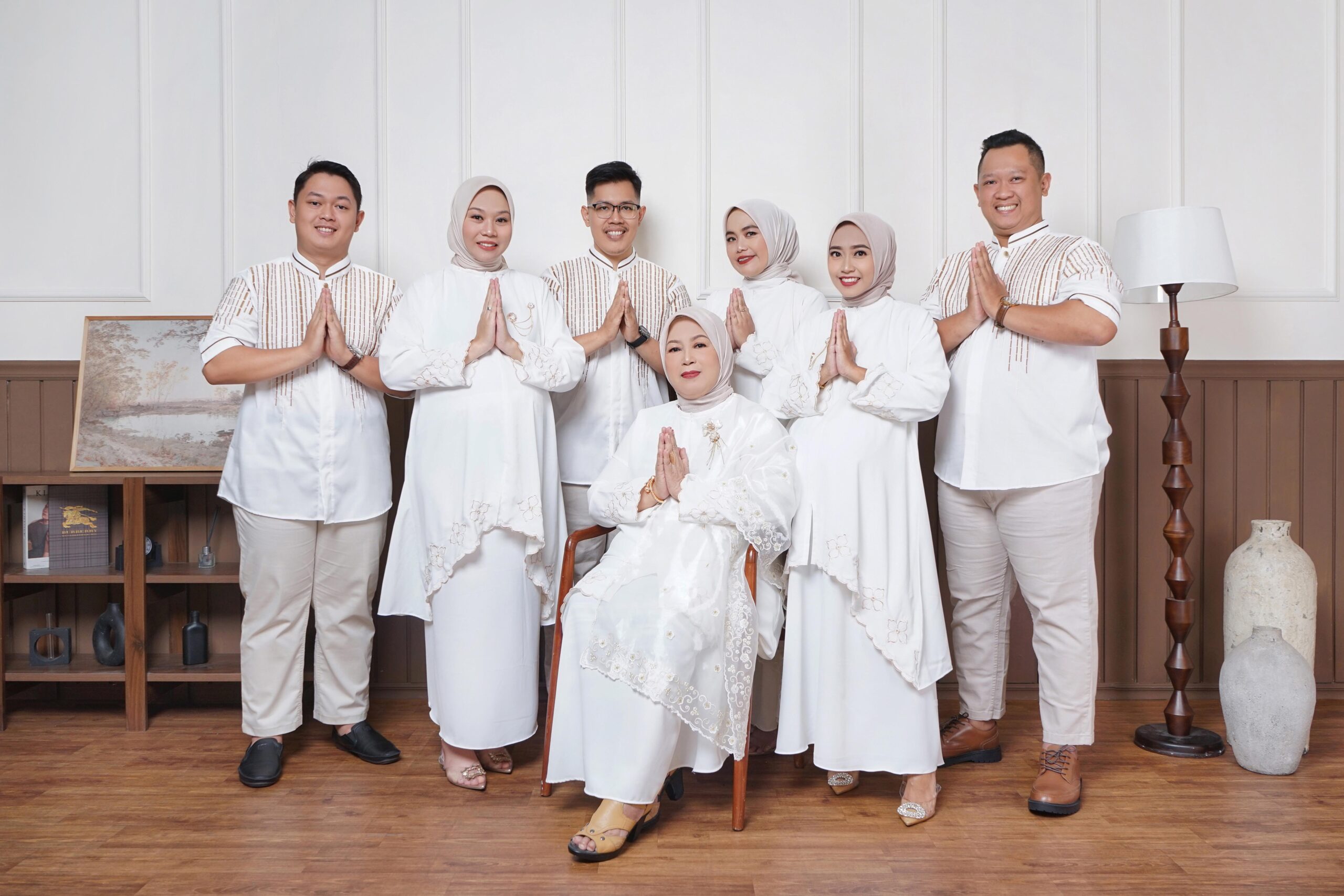 Foto Keluarga Lebaran - Studio Foto Malang Ameltrias